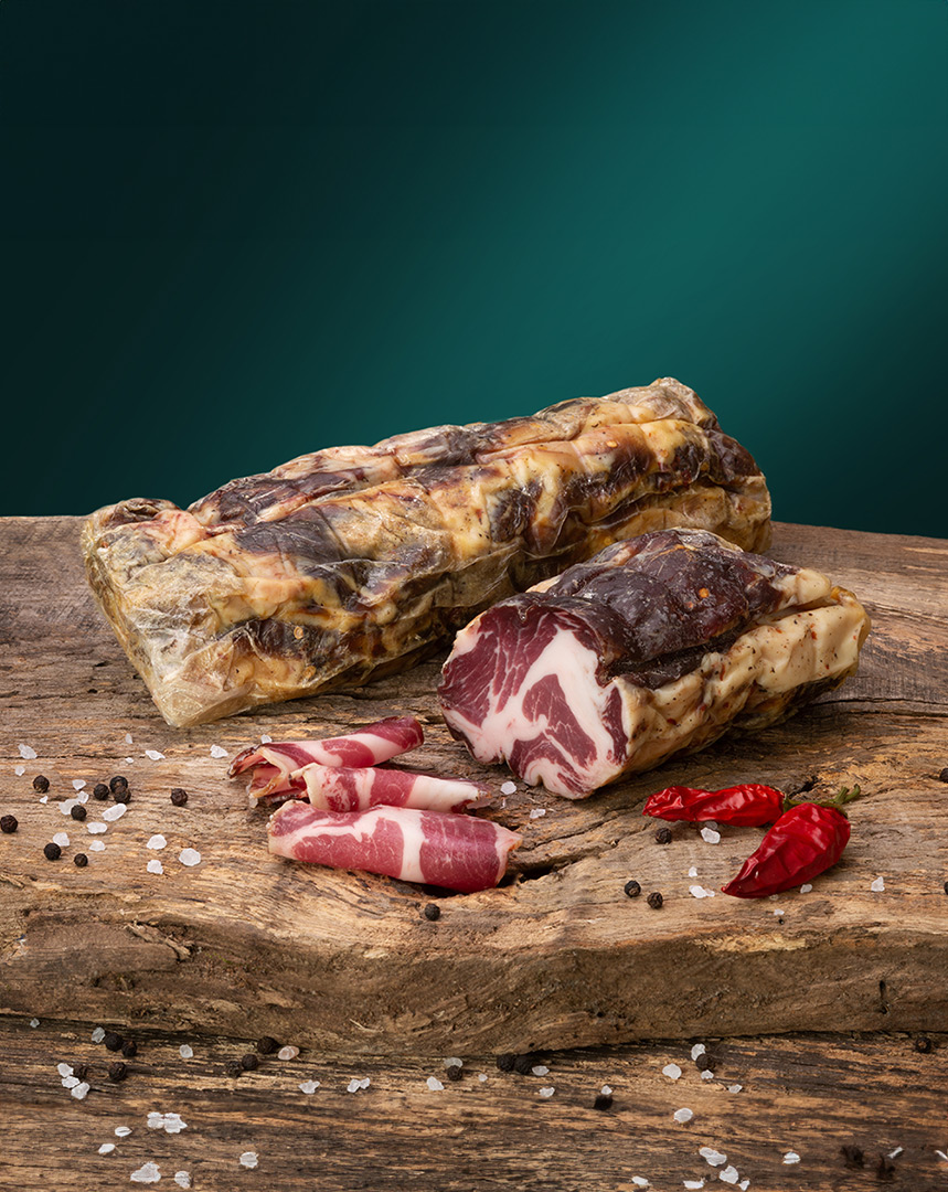 2-2-capocollo-stagionato-prodotto-carni-mangalica-solobrado-italia